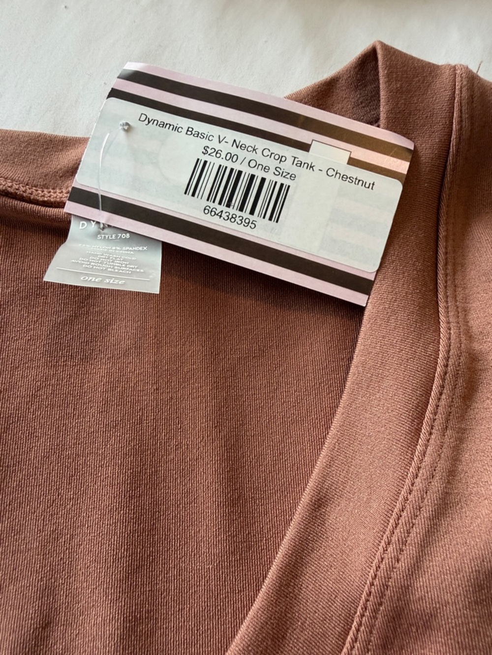 DYNAMIC Basic V-Neck Crop Tank - Picture 2 of 3